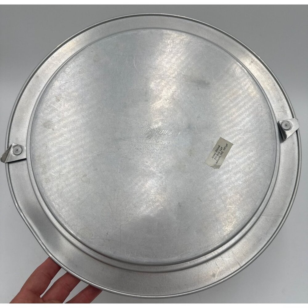 Vtg Regal Ware Aluminum Cake Carrier 1950s Locking Lid Black Handle Mid Century - Picture 9 of 9
